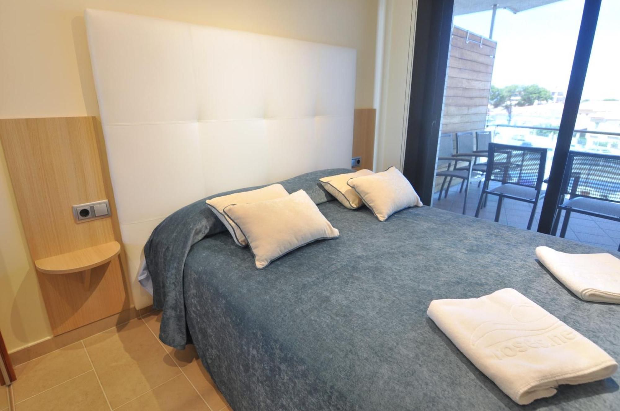 Rnet - Apartments Roses Port Trebol Exterior foto